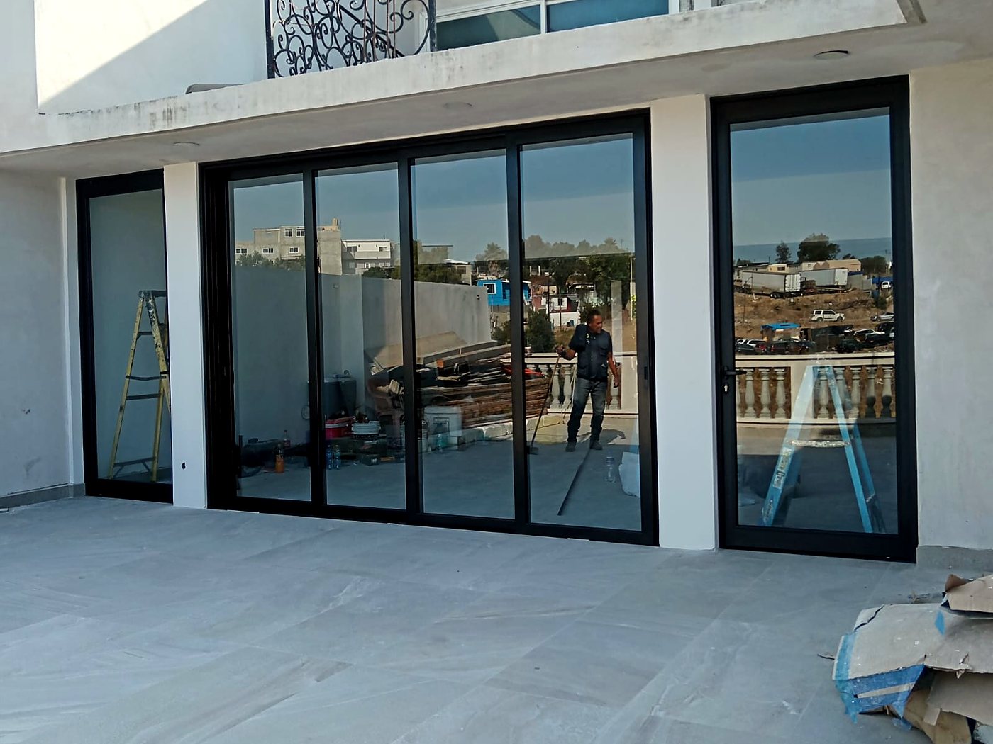 Puertas corredizas de aluminio y vidrio