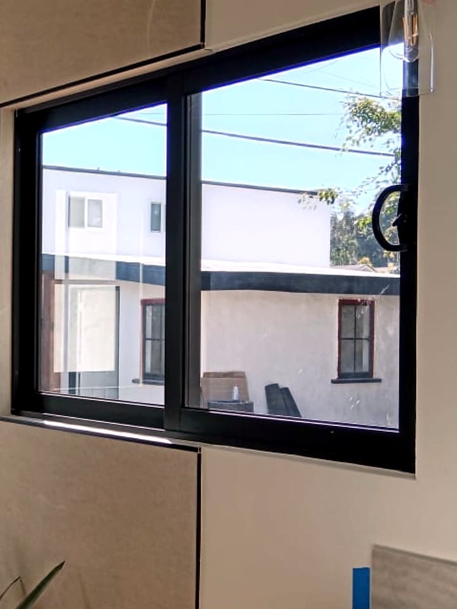 Ventana corrediza de 3 pulgadas