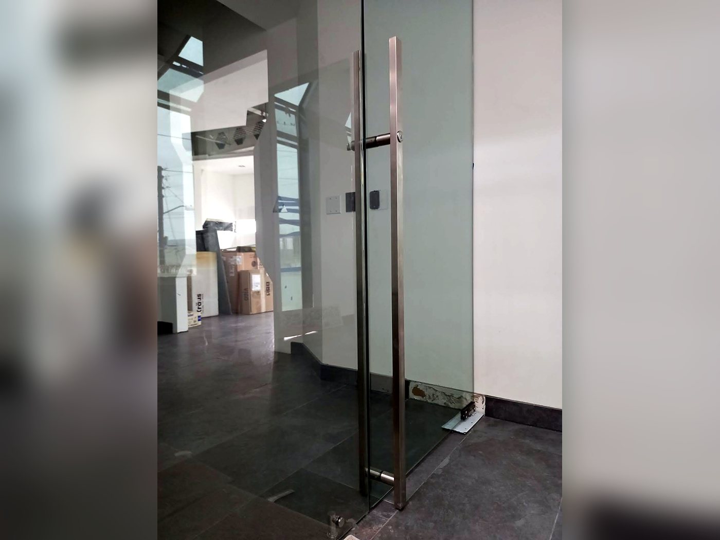 Puertas abatibles de vidrio templado